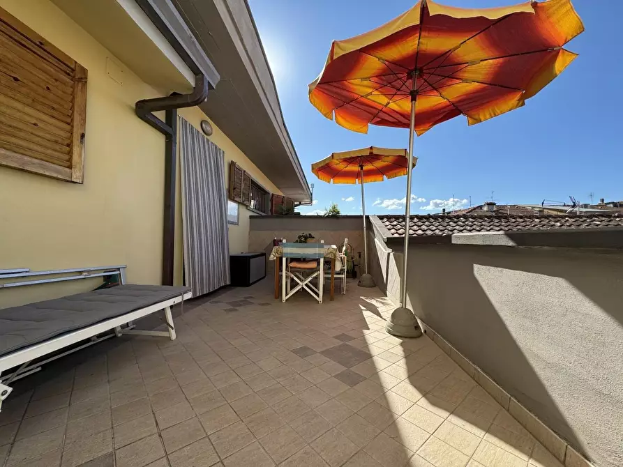 Immagine 32 di Mansarda in vendita  a Viareggio