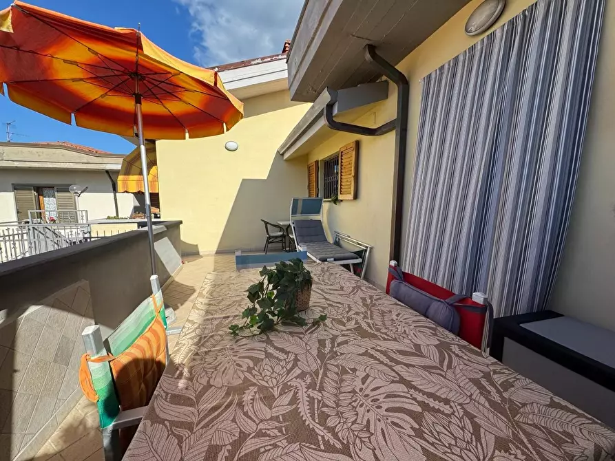 Immagine 35 di Mansarda in vendita  a Viareggio