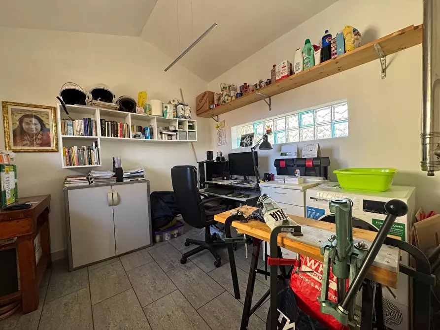 Immagine 27 di Mansarda in vendita  a Viareggio