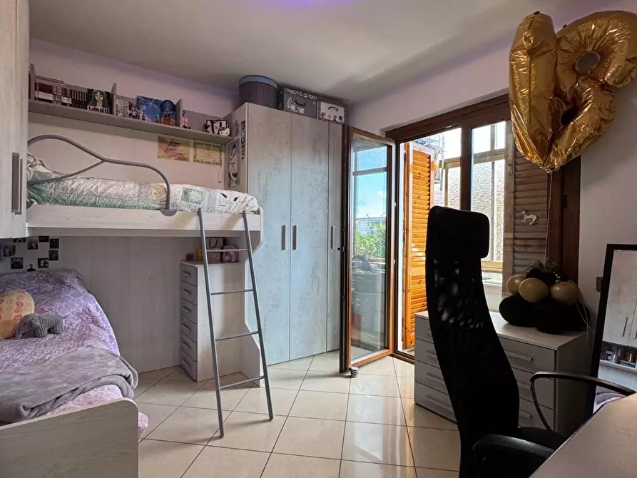 Immagine 46 di Mansarda in vendita  a Viareggio