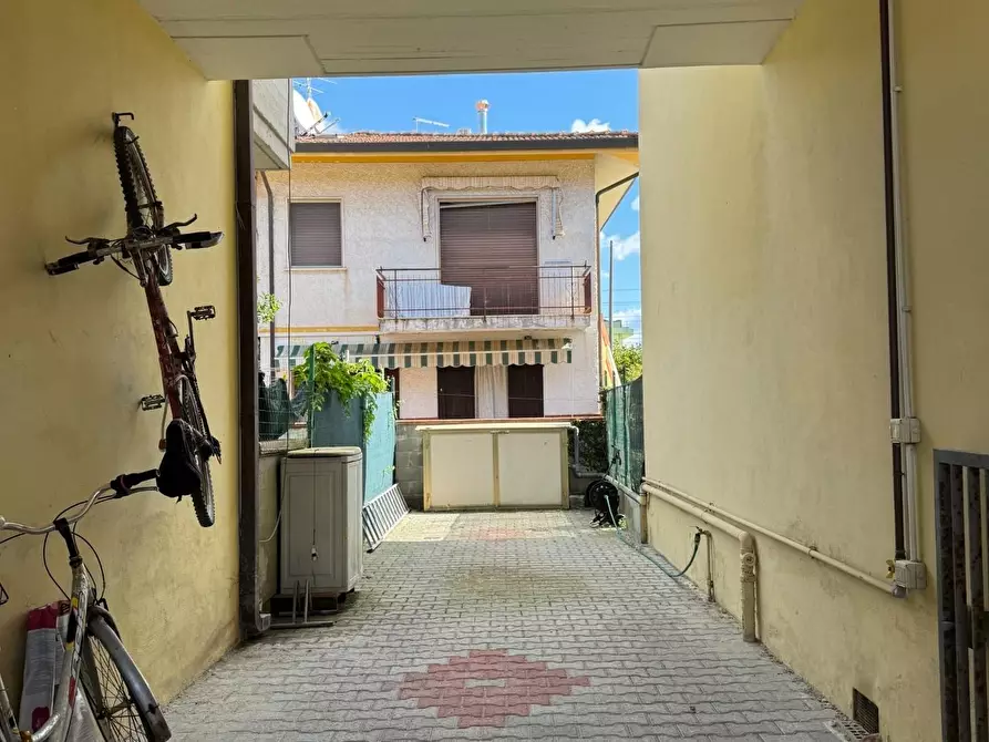 Immagine 33 di Mansarda in vendita  a Viareggio