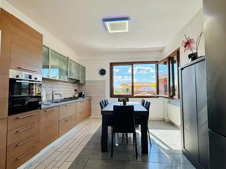 Immagine 16 di Mansarda in vendita  a Viareggio