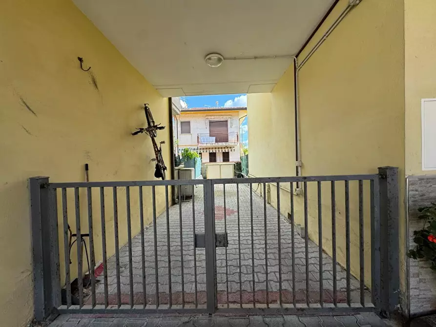 Immagine 50 di Mansarda in vendita  a Viareggio