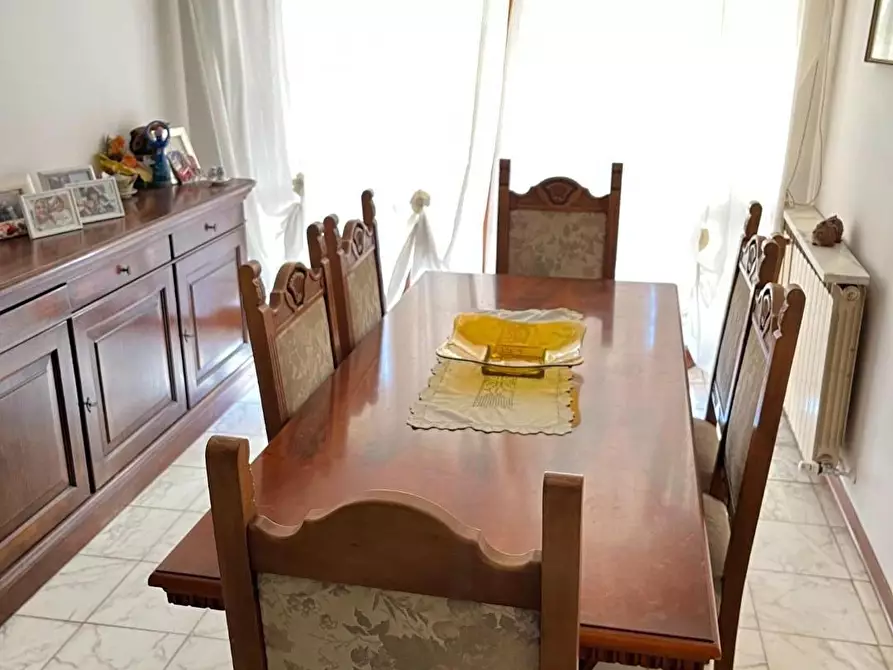 Immagine 1 di Appartamento in vendita  a Carrara