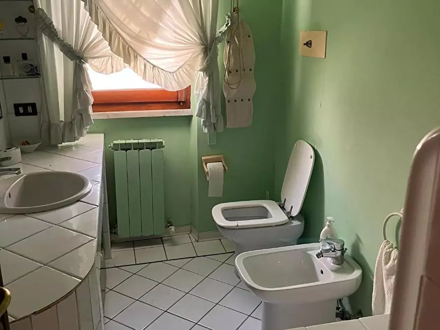 Immagine 16 di Appartamento in vendita  a Carrara