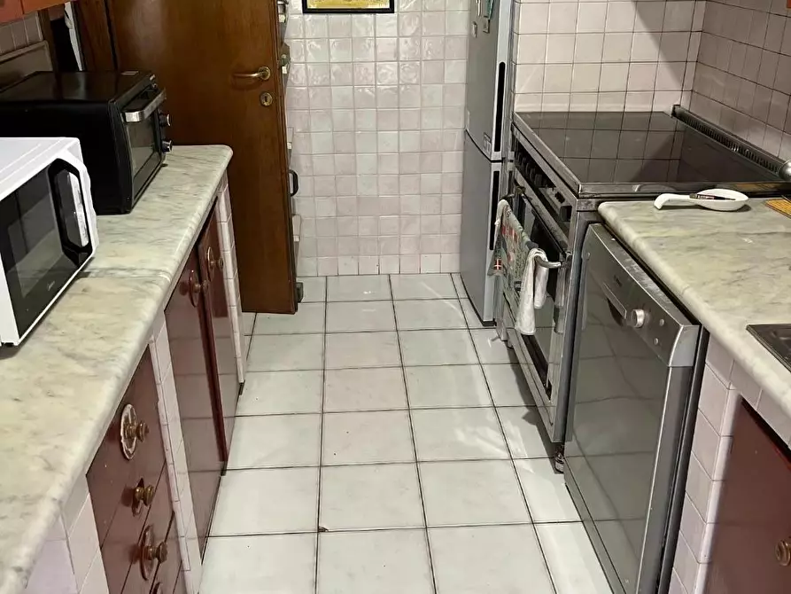 Immagine 7 di Appartamento in vendita  a Carrara