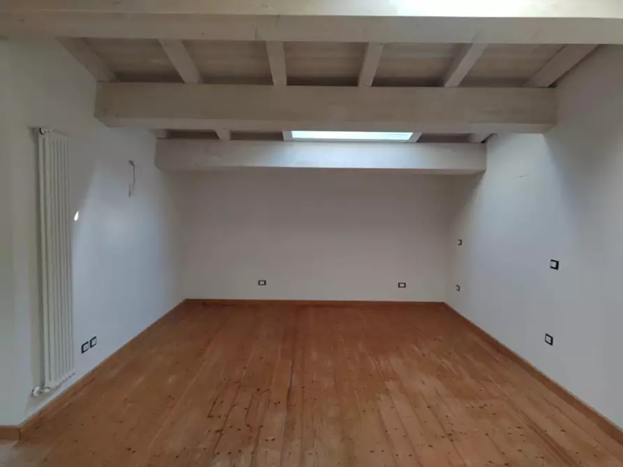 Immagine 65 di Appartamento in vendita  a Crespina Lorenzana