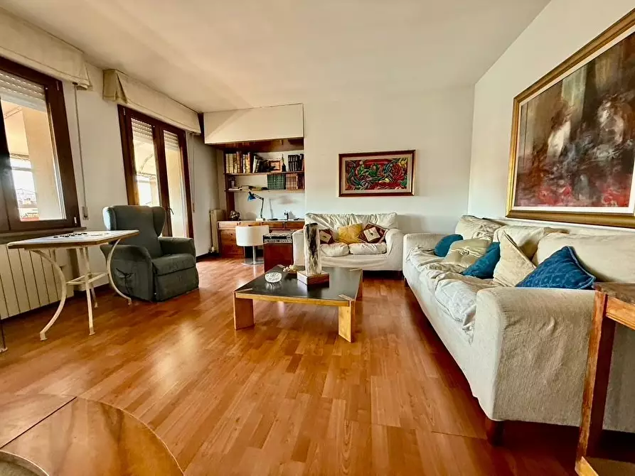 Immagine 2 di Appartamento in vendita  a Pontedera