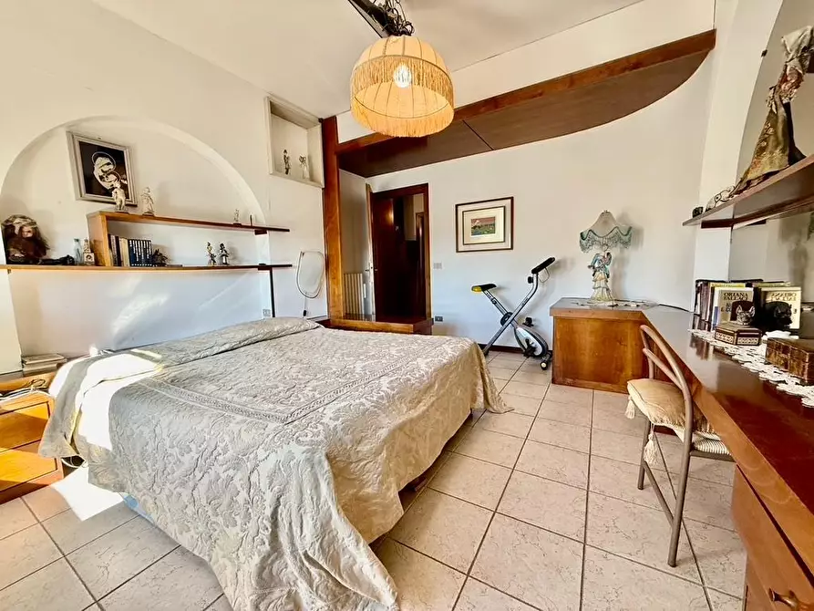 Immagine 13 di Appartamento in vendita  a Pontedera