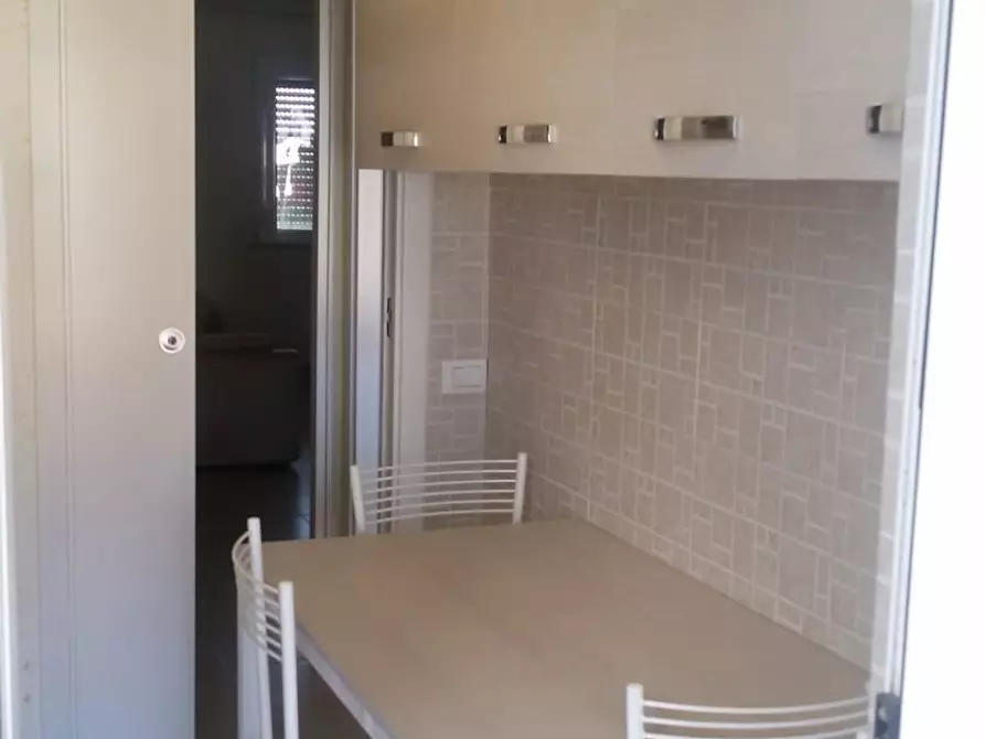 Immagine 3 di Appartamento in affitto  a Carrara