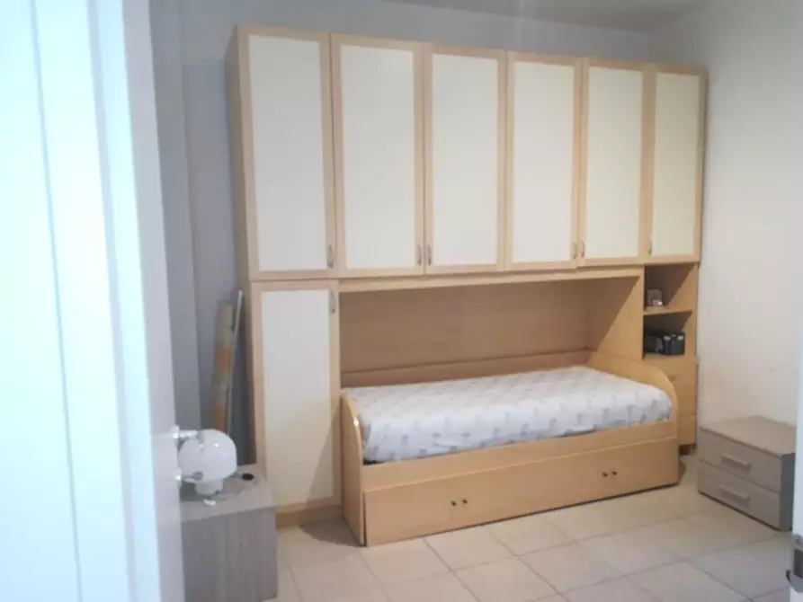 Immagine 8 di Appartamento in affitto  a Carrara