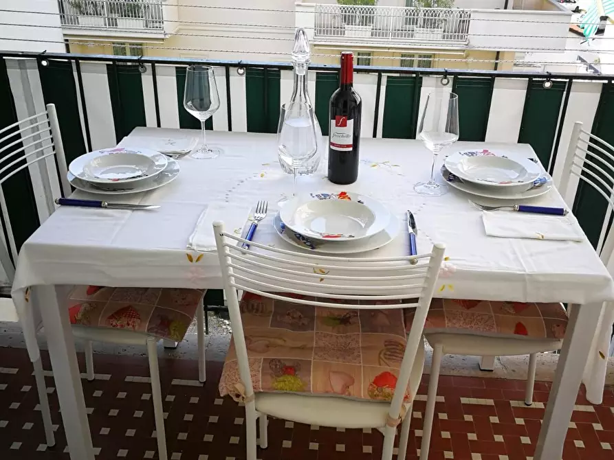 Immagine 4 di Appartamento in affitto  a Carrara