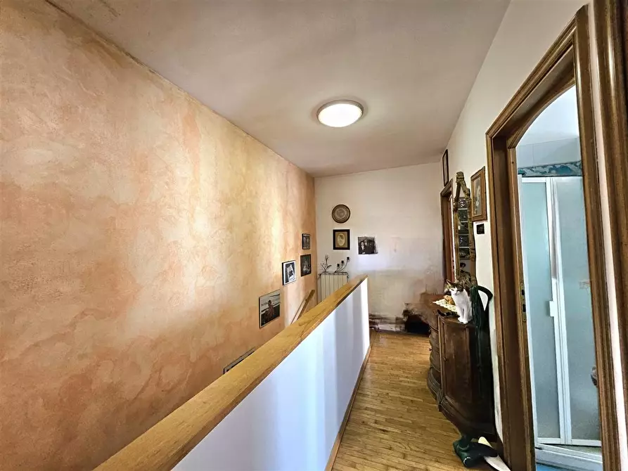 Immagine 16 di Casa trifamiliare in vendita  a Massa