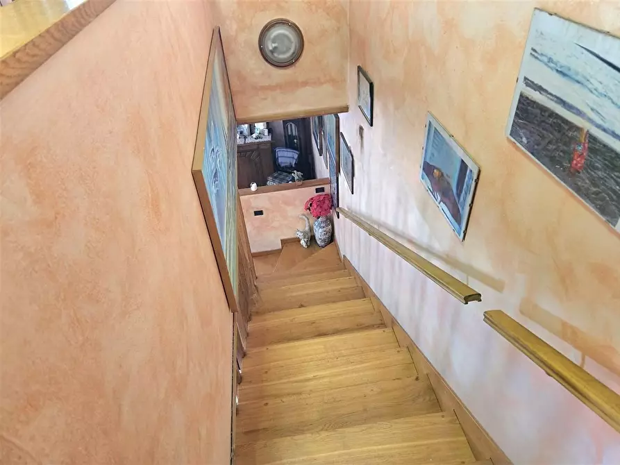 Immagine 15 di Casa trifamiliare in vendita  a Massa