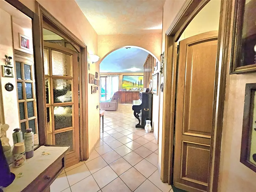 Immagine 10 di Casa trifamiliare in vendita  a Massa