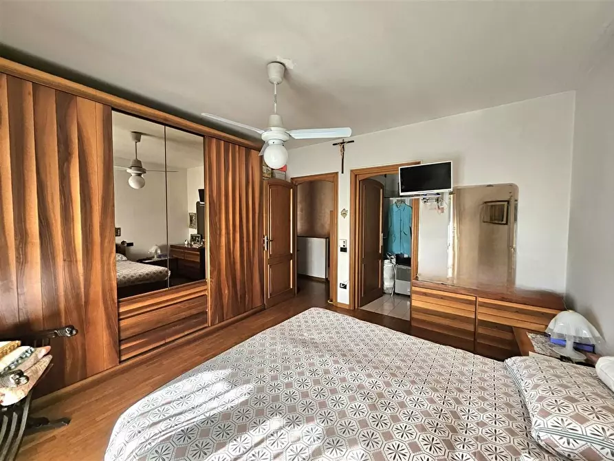 Immagine 19 di Casa trifamiliare in vendita  a Massa