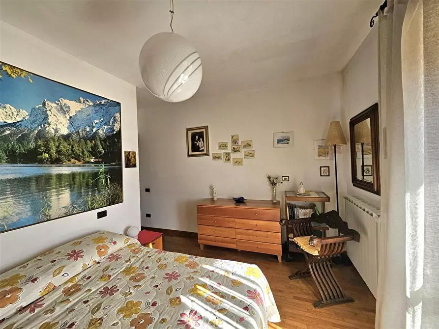 Immagine 23 di Casa trifamiliare in vendita  a Massa