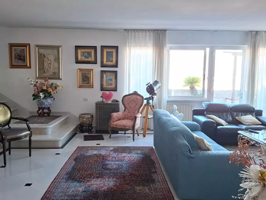 Immagine 7 di Mansarda in vendita  a Carrara