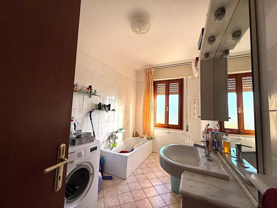 Immagine 13 di Appartamento in vendita  a Vinci