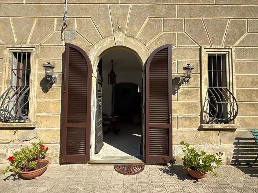 Immagine 12 di Villa in vendita  a Crespina Lorenzana