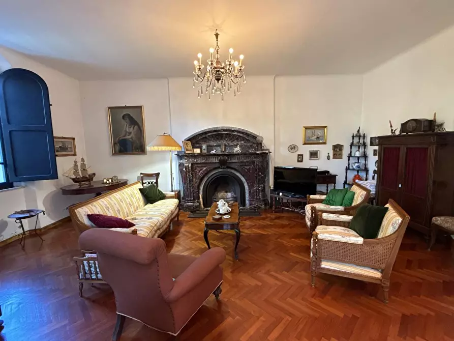 Immagine 19 di Villa in vendita  a Crespina Lorenzana