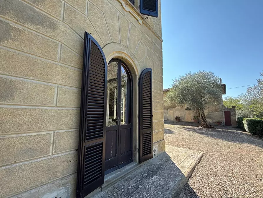 Immagine 11 di Villa in vendita  a Crespina Lorenzana