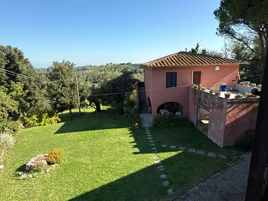 Immagine 6 di Villa in vendita  a Crespina Lorenzana
