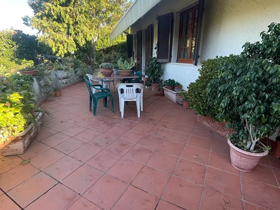 Immagine 1 di Casa bifamiliare in vendita  a Carrara