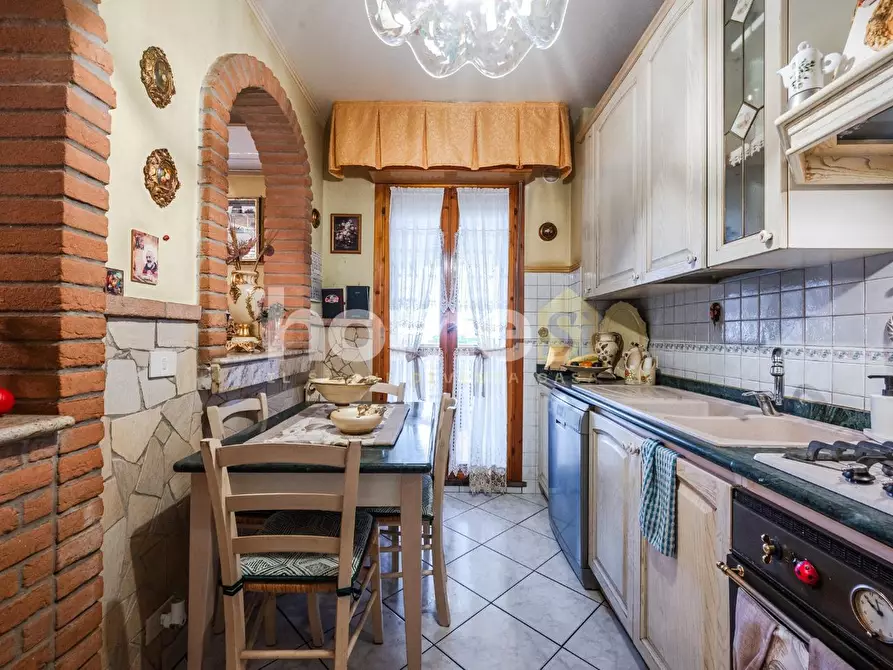 Immagine 4 di Appartamento in vendita  a Reggio Nell'emilia