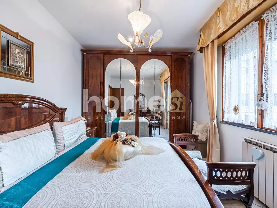 Immagine 13 di Appartamento in vendita  a Reggio Nell'emilia