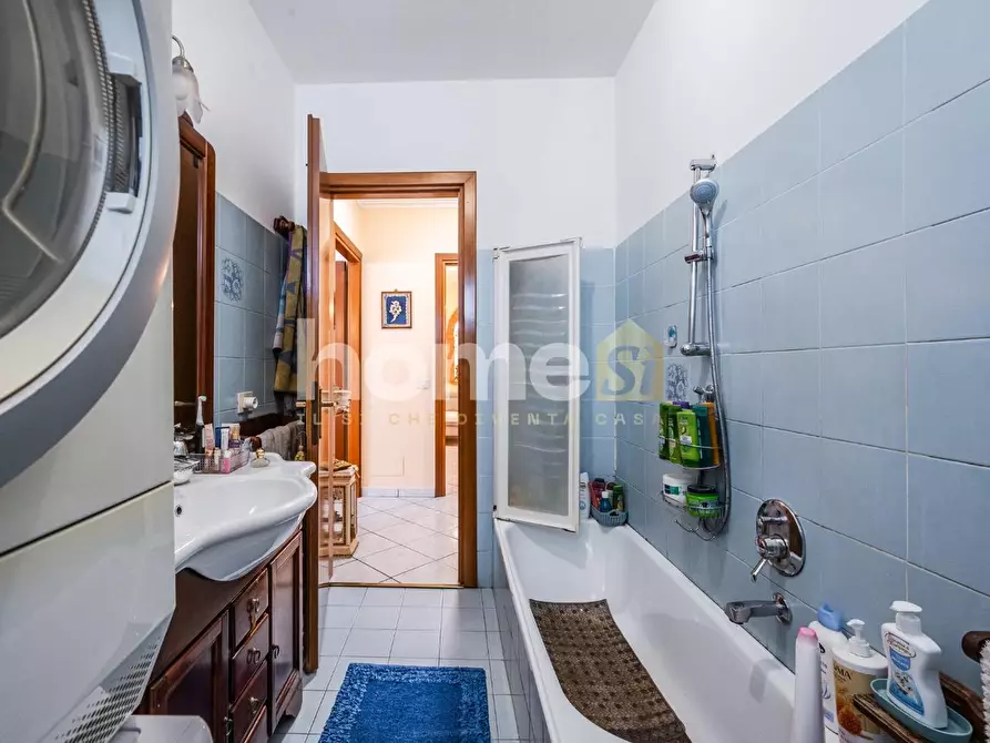 Immagine 18 di Appartamento in vendita  a Reggio Nell'emilia