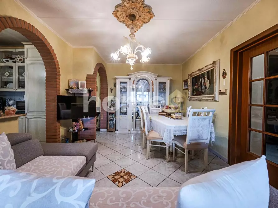 Immagine 9 di Appartamento in vendita  a Reggio Nell'emilia