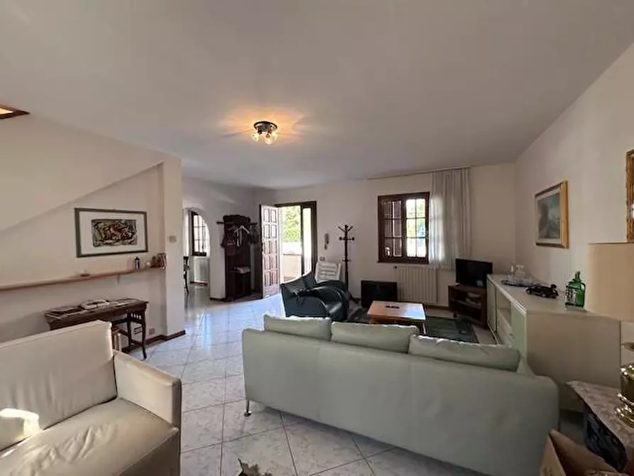 Immagine 6 di Casa trifamiliare in vendita  a Buti