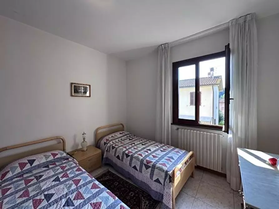 Immagine 20 di Casa trifamiliare in vendita  a Buti