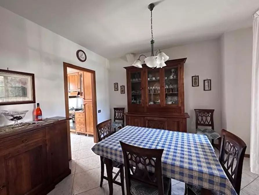 Immagine 8 di Casa trifamiliare in vendita  a Buti