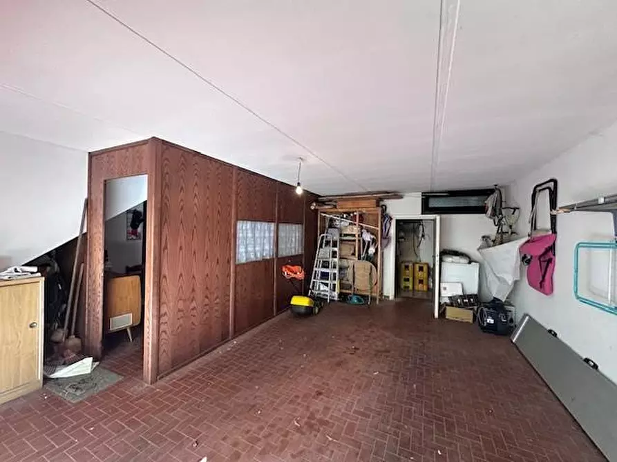 Immagine 33 di Casa trifamiliare in vendita  a Buti