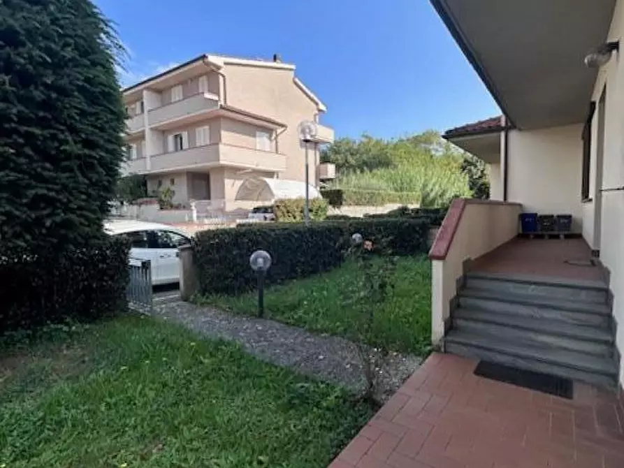 Immagine 41 di Casa trifamiliare in vendita  a Buti