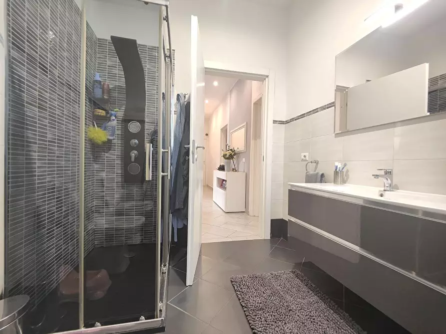 Immagine 3 di Villa in vendita  a Fucecchio