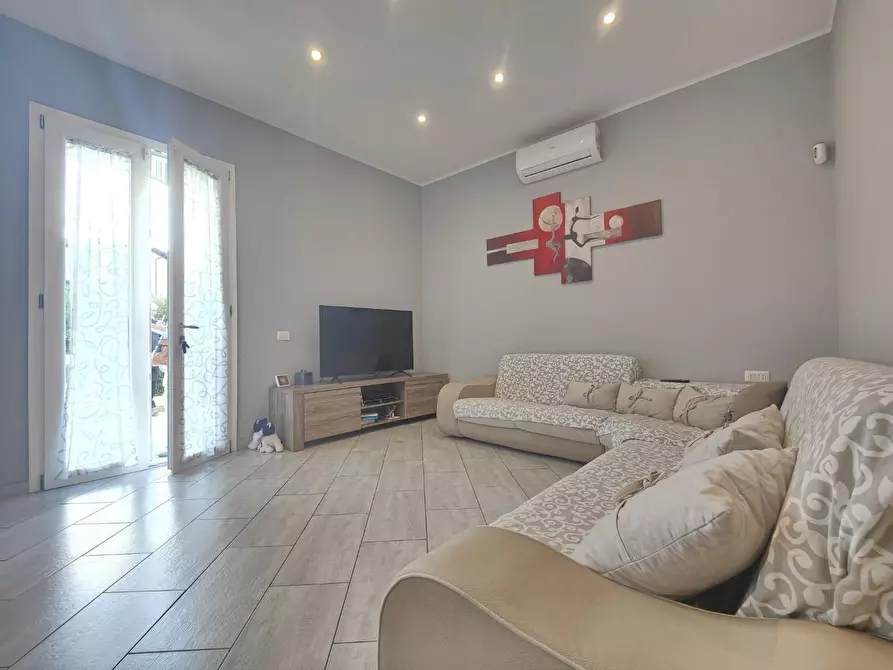 Immagine 8 di Villa in vendita  a Fucecchio