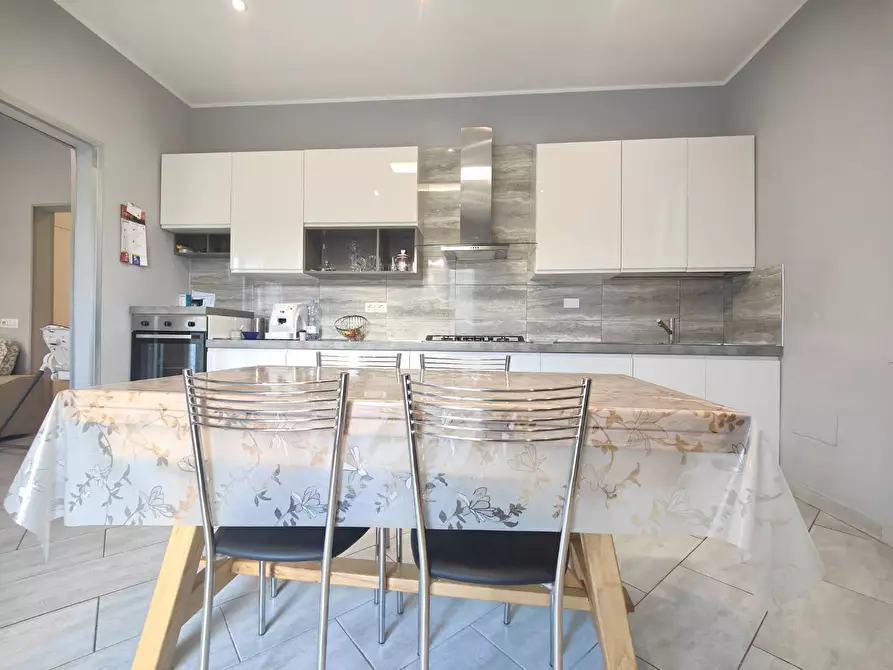 Immagine 5 di Villa in vendita  a Fucecchio