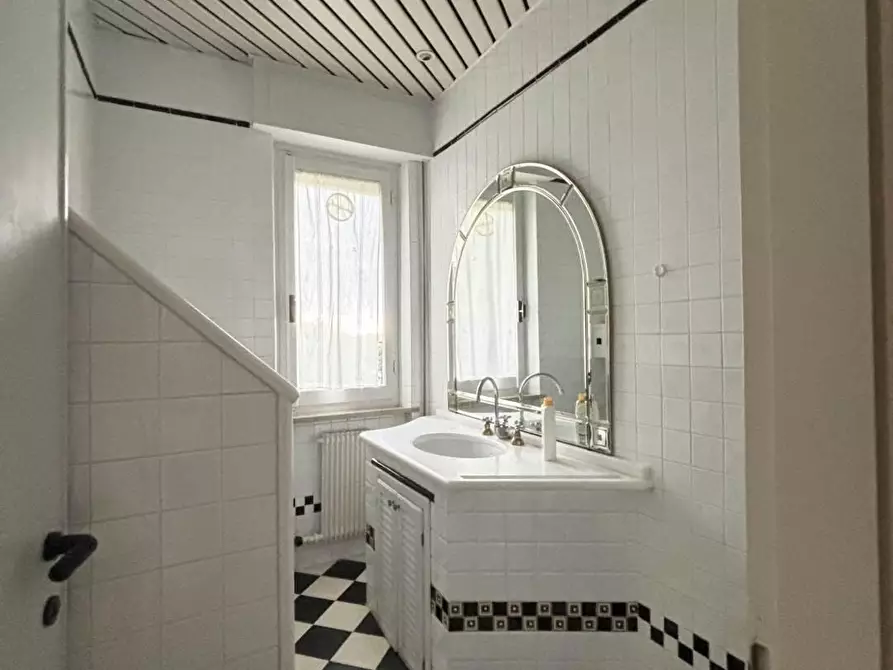 Immagine 24 di Appartamento in vendita  a Castelnuovo Magra