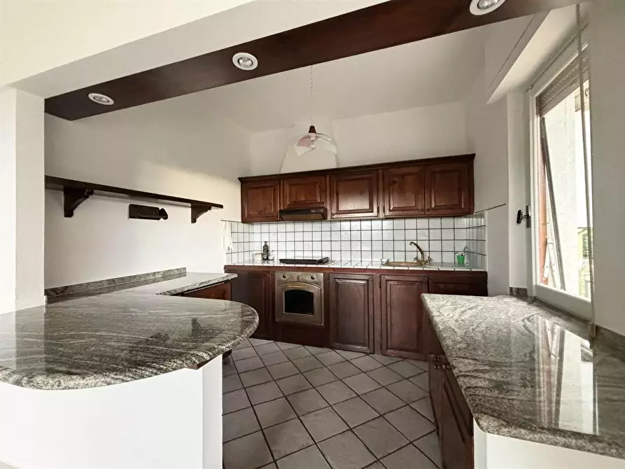 Immagine 6 di Appartamento in vendita  a Castelnuovo Magra