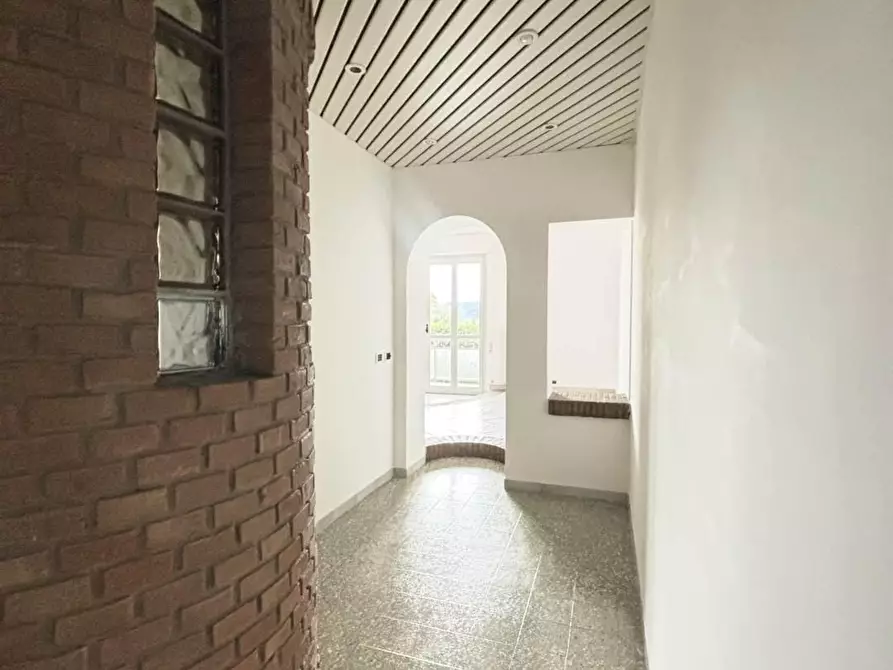 Immagine 10 di Appartamento in vendita  a Castelnuovo Magra