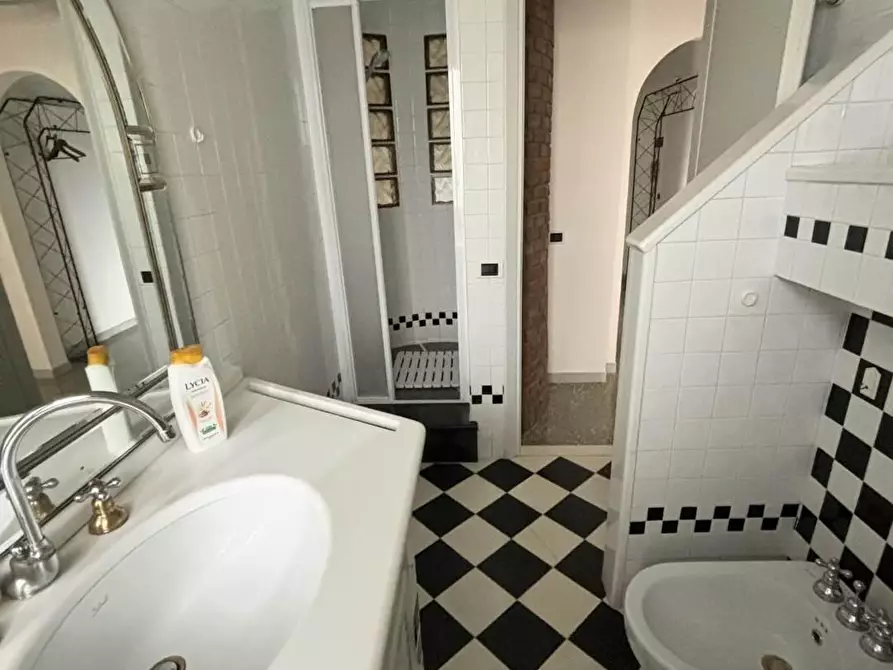 Immagine 25 di Appartamento in vendita  a Castelnuovo Magra