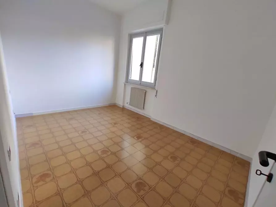 Immagine 17 di Appartamento in vendita  a Castelnuovo Magra