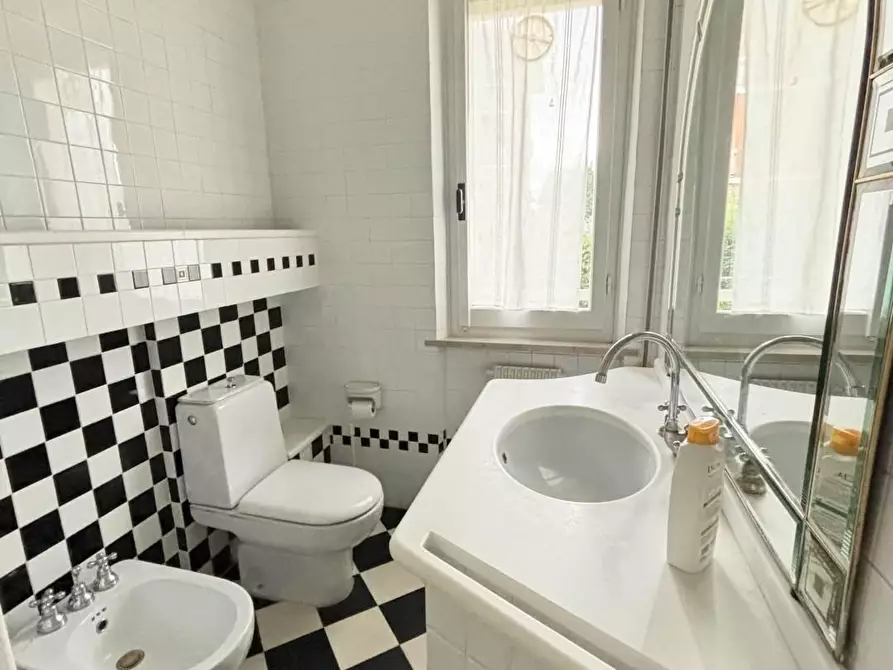 Immagine 21 di Appartamento in vendita  a Castelnuovo Magra