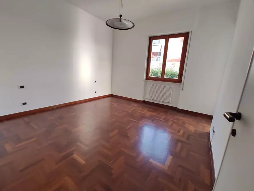 Immagine 13 di Appartamento in vendita  a Castelnuovo Magra