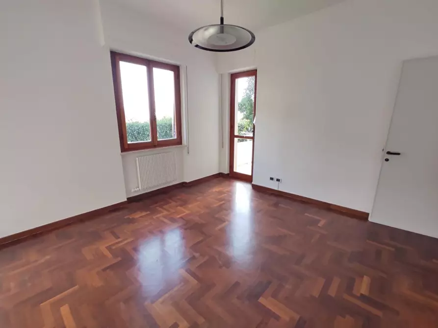 Immagine 15 di Appartamento in vendita  a Castelnuovo Magra