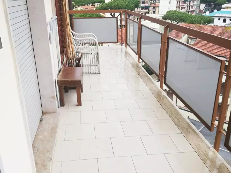 Immagine 10 di Appartamento in vendita  a Viareggio