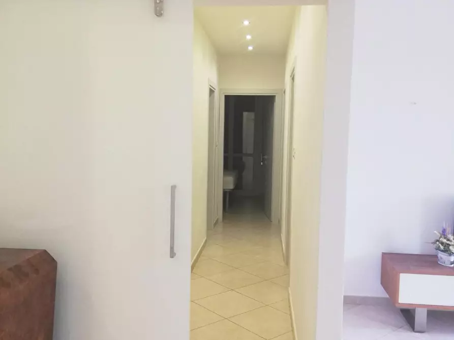 Immagine 13 di Appartamento in vendita  a Viareggio